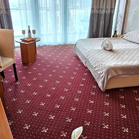 Sirius - Free Access 酒店 圣君士坦丁和海伦那