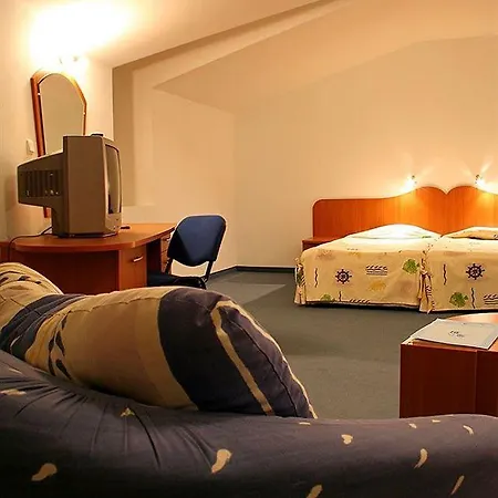 Sirius - Free Access, Full Board And Drinks Incl Hotel 4*